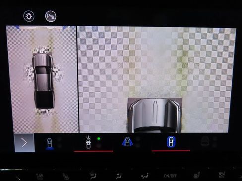 Used 2023 GMC Canyon Denali image 17