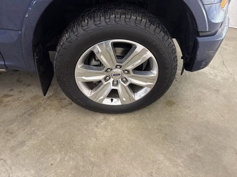 Used 2015 Ford F150 Platinum w/ Equipment Group 701A Luxury image 27