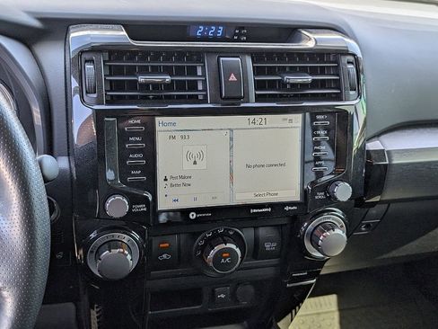 Used 2024 Toyota 4Runner TRD Off-Road Premium image 8