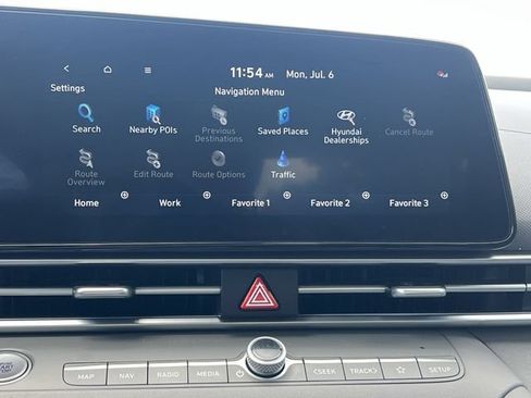 Certified 2025 Hyundai Elantra SEL FWD image 21