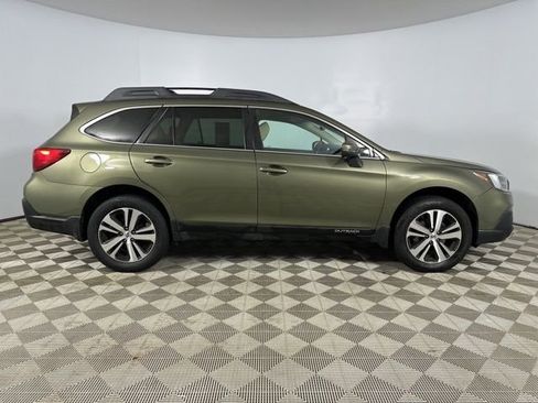 Used 2018 Subaru Outback 2.5i Limited AWD/4WD image 8