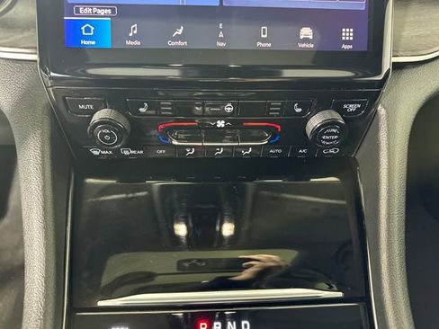 Used 2022 Jeep Grand Cherokee Limited 4xe image 23