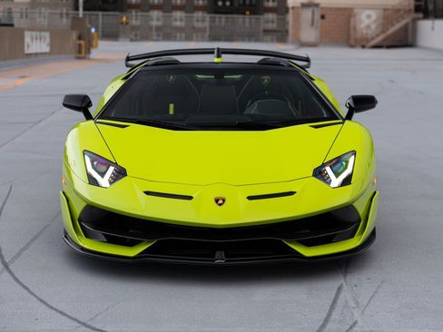 Used 2021 Lamborghini Aventador SVJ AWD/4WD image 9