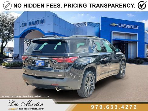 Used 2023 Chevrolet Traverse RS FWD image 3
