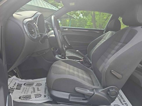 Used 2012 Volkswagen Beetle 2.0T image 11