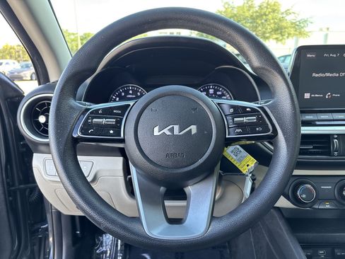 Used 2022 Kia Forte LXS FWD image 11
