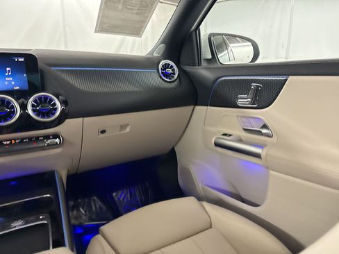 Certified 2025 Mercedes-Benz GLA 250 image 29