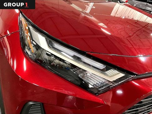 Used 2025 Toyota RAV4 XLE image 27