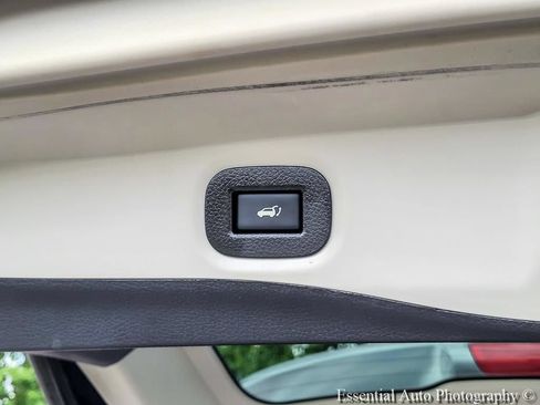 Used 2018 Nissan Rogue SL AWD/4WD image 28