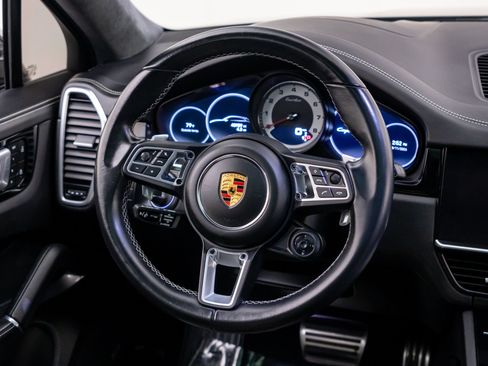 Used 2022 Porsche Cayenne Turbo AWD/4WD image 12