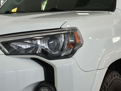 Used 2021 Toyota 4Runner SR5 AWD/4WD image 12