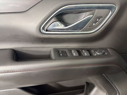 Used 2023 Chevrolet Suburban RST w/ Luxury Package image 11