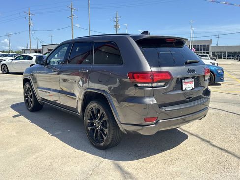 Used 2021 Jeep Grand Cherokee Laredo X RWD image 5
