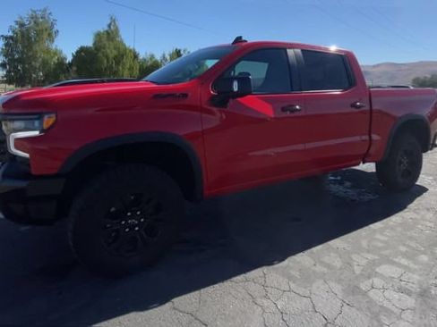 Used 2024 Chevrolet Silverado 1500 ZR2 w/ Technology Package AWD/4WD image 4
