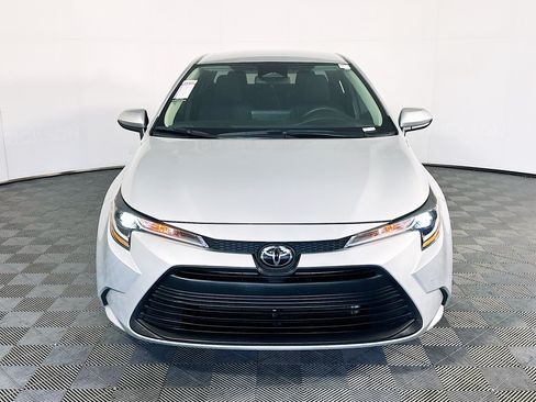 Used 2024 Toyota Corolla LE FWD image 8