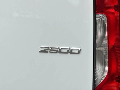 Used 2023 Mercedes-Benz Sprinter 2500 image 25