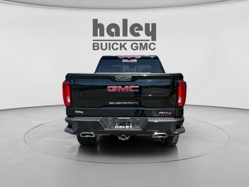 Used 2022 GMC Sierra 1500 AT4 w/ AT4 Premium Package AWD/4WD image 4