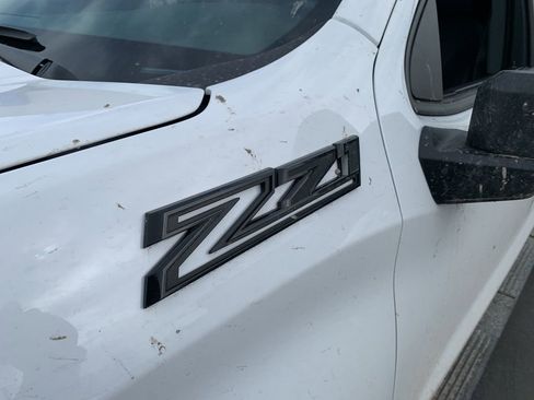 Used 2025 Chevrolet Silverado 1500 LT Trail Boss w/ Convenience Package II image 4