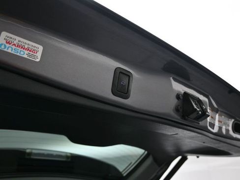 Certified 2019 Toyota Highlander XLE image 31