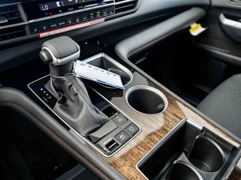 New 2026 Toyota Sienna Platinum AWD/4WD image 18