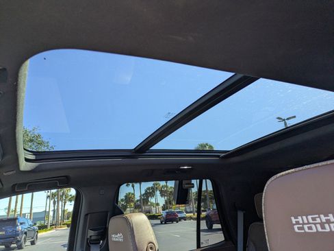 Used 2023 Chevrolet Tahoe High Country image 20