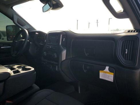 Used 2025 Chevrolet Silverado 2500 Custom w/ Custom Value Package image 14