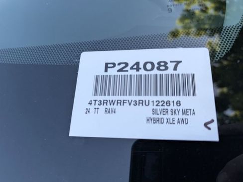 Used 2024 Toyota RAV4 XLE AWD/4WD image 34