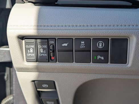 Certified 2024 Honda Odyssey Touring image 29