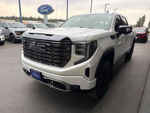 Used 2023 GMC Sierra 1500 Denali Ultimate AWD/4WD image 3