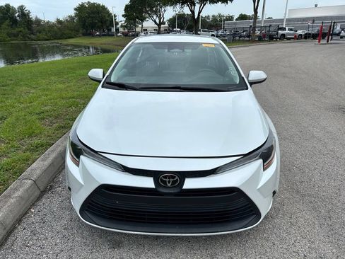 Used 2024 Toyota Corolla LE FWD image 9