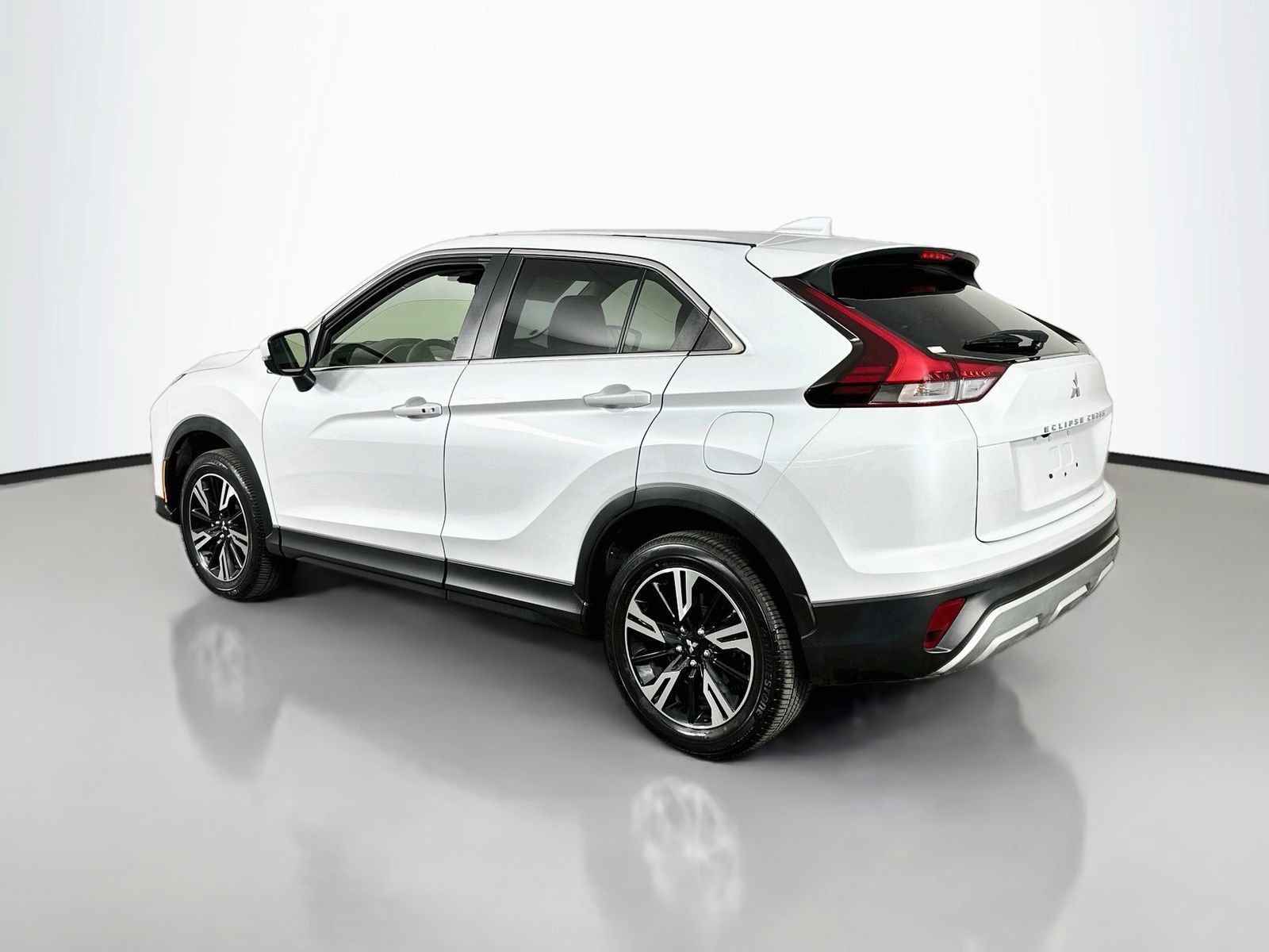 Used 2025 Mitsubishi Eclipse Cross SE AWD/4WD image 5