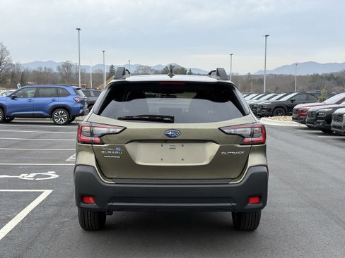 Certified 2025 Subaru Outback Premium w/ Popular Package #1 AWD/4WD image 10