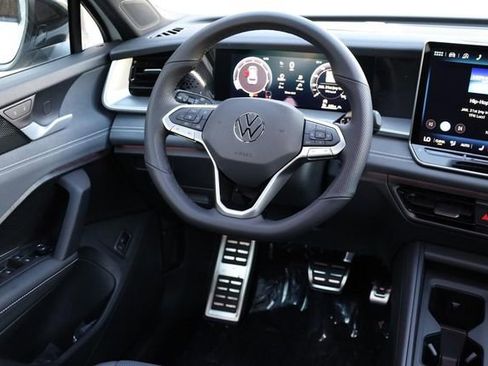 New 2026 Volkswagen Tiguan SE R-Line image 24