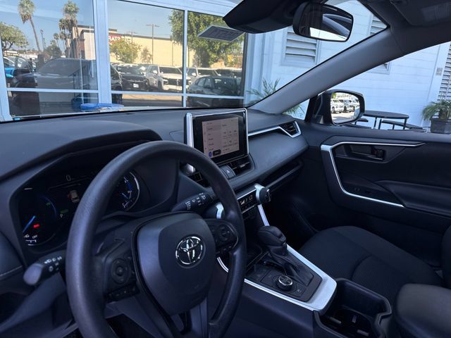 Used 2025 Toyota RAV4 LE AWD/4WD image 29