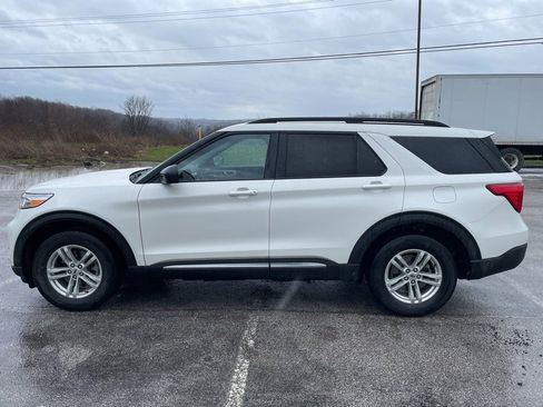 Used 2022 Ford Explorer XLT w/ Class IV Trailer Tow Package image 8