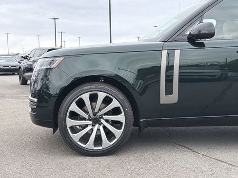 New 2026 Land Rover Range Rover Long Wheelbase SE image 9