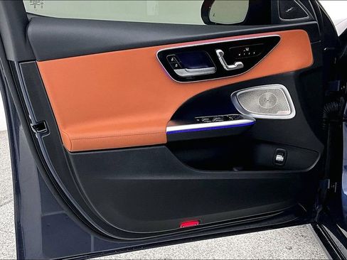 Used 2025 Mercedes-Benz C 300 4MATIC Sedan w/ Exclusive Trim Package image 24