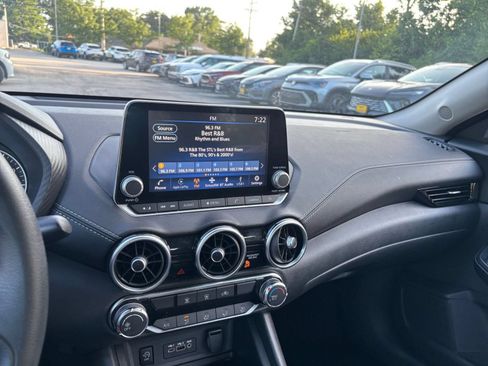 Used 2025 Nissan Sentra SV FWD image 34