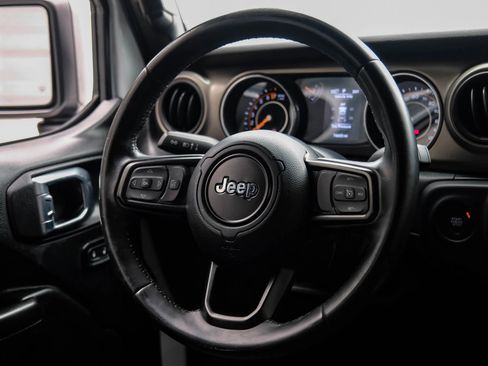 Used 2018 Jeep Wrangler Unlimited Sport S AWD/4WD image 17