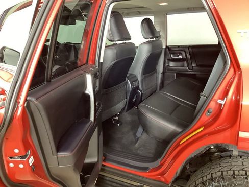 Used 2021 Toyota 4Runner TRD Off-Road Premium w/ Moonroof Package AWD/4WD image 21