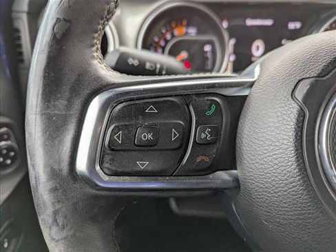 Used 2018 Jeep Wrangler Unlimited Sahara image 12
