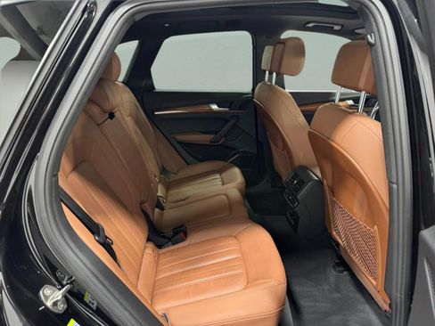 Used 2021 Audi Q5 Premium Plus w/ Premium Plus Package image 10