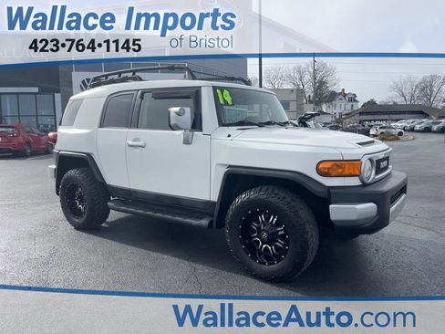 Used 2014 Toyota FJ Cruiser 4WD w/ Upgrade Package image 1