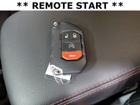 Used 2025 Jeep Wrangler Unlimited Rubicon image 10