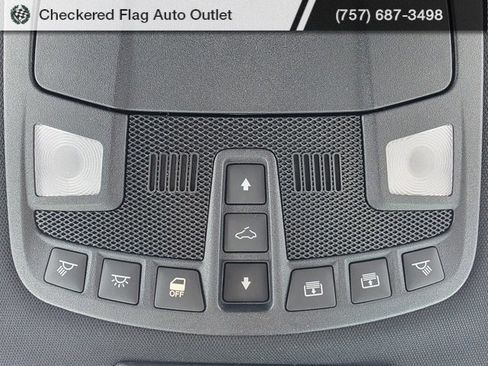 Used 2015 Ford F150 Platinum w/ Equipment Group 701A Luxury image 12