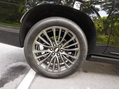 Used 2025 Cadillac Escalade ESV Sport Platinum AWD/4WD image 38