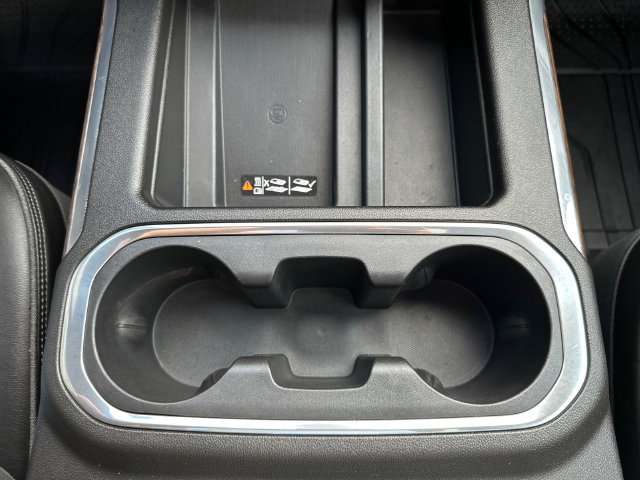 Used 2019 Chevrolet Silverado 1500 High Country w/ Technology Package AWD/4WD image 35
