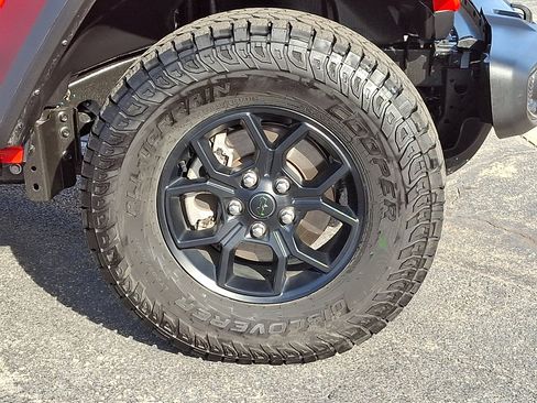 Used 2024 Jeep Wrangler Unlimited Sport image 9
