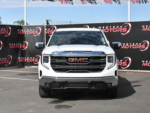 Used 2024 GMC Sierra 1500 SLT image 2