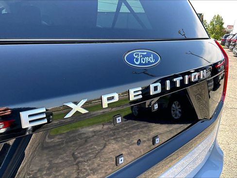 Used 2025 Ford Expedition Max Active RWD image 32